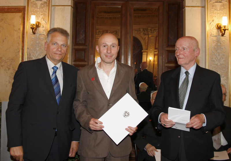 v.li. Gottfried Kneifel - Präsident des Bundesrates, Dipl.-Ing. Franz Leuthner - Generalsekretär der Österreichisch-Bhutanischen Gesellschaft - Ehrenzeichenträger und Botschafter a.D. Dr. Christoph Cornaro