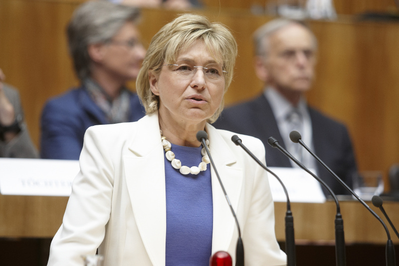 Mag. Katharina Cortolezis-Schlager - Nationalratsabgeordnete der ÖVP am Rednerpult