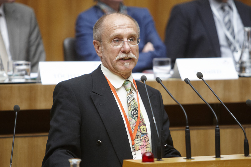 Dr. Michael Jahn - Direktor Borg ORG für Musik und Kunst, Wien am Rednerpult