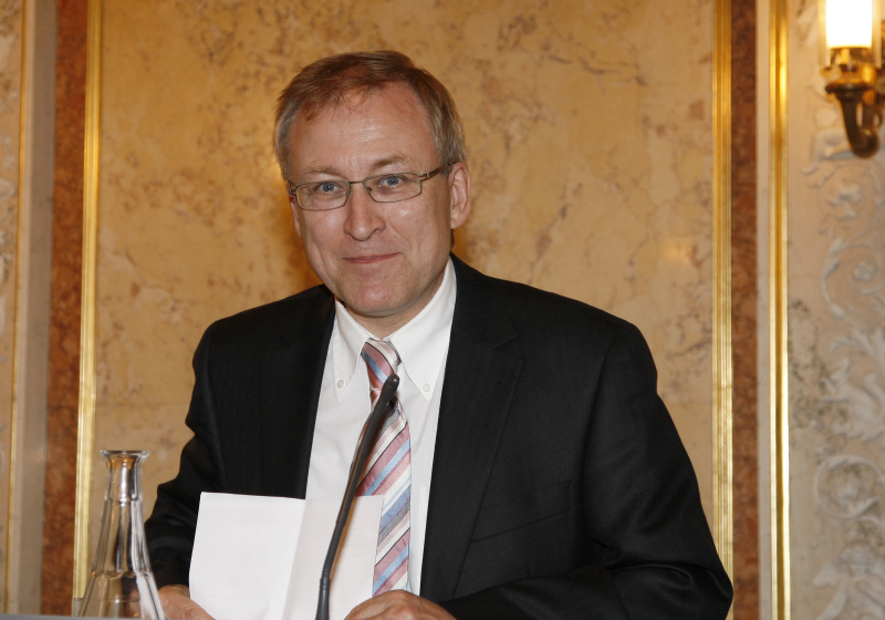 Univ.-Prof. Dr. Wolfgang Sander - Department für Didaktik der politischen Bildung - Universität Wien am Rednerpult