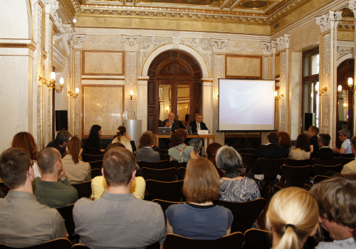 Am Podium v.li. Ao. Univ.-Prof. Dr. Christian Vielhaber - Universität Wien und  Univ.-Prof. Dr. Wolfgang Sander - Department für Didaktik der politischen Bildung - Universität Wien