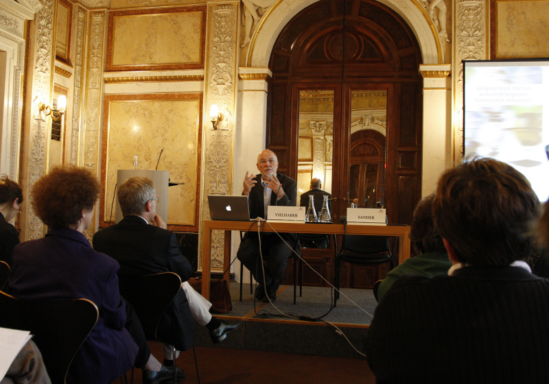 Ao. Univ.-Prof. Dr. Christian Vielhaber - Universität Wien am Podium