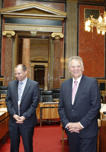 Gottfried Kneifel - Bundesratspräsident (re)  begrüßt seine Gäste