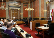 Gottfried Kneifel - Bundesratspräsident (re)  begrüßt seine Gäste