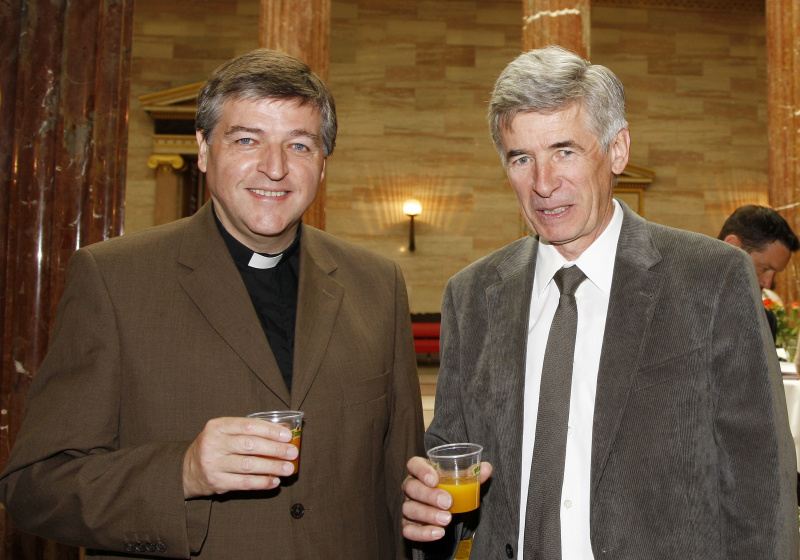 v.li. Pfarrer Helmut Schüller - Vorstandsvorsitzenden des Vereins Fairtrade Österreich und Franz Glaser - Nationalratsabgeordneter ÖVP