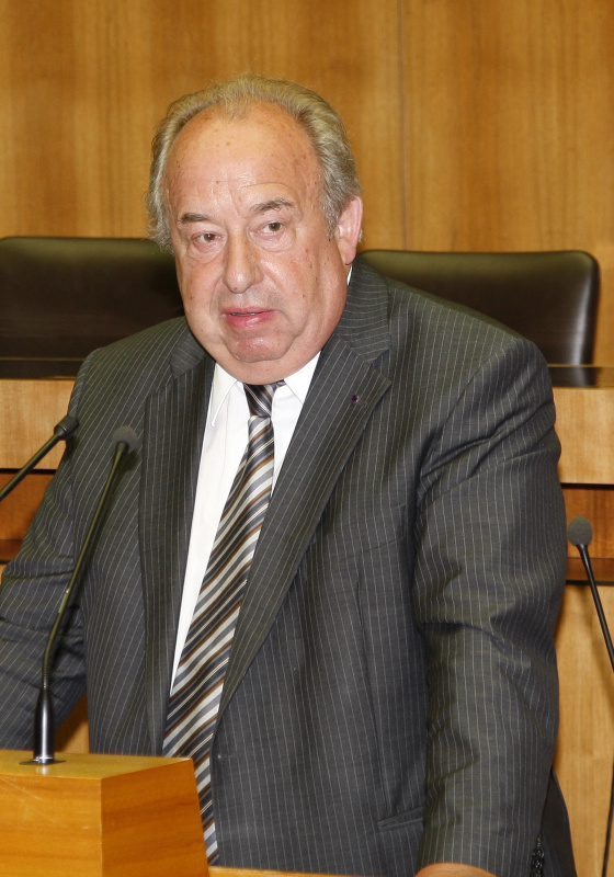 Fritz Neugebauer - Zweiter Präsident des Nationalrates am Rednerpult