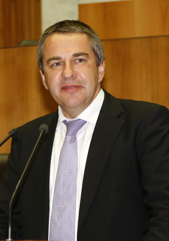 Dr. Norbert Schnedl - ÖGB Vizepräsident - Bundesvorsitzender der FCG am Rednerpult