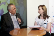 Sozialminister Rudolf Hundstorfer im Gespräch mit  einer Schülerin aus dem Gymasium Lilienfeld