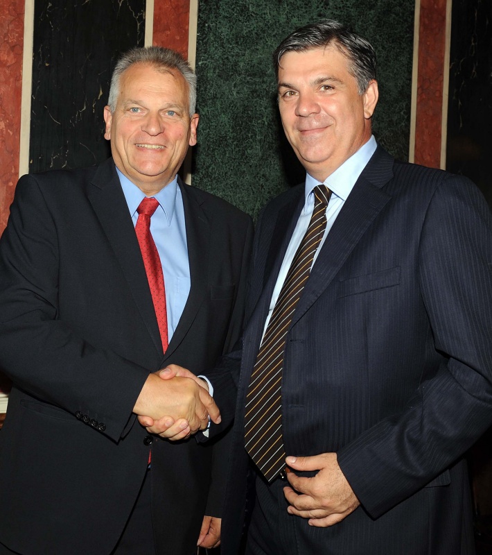 v.li. Gottfried Kneifel -  Bundesratspräsident begrüßt Valeriu Zgoneasuch