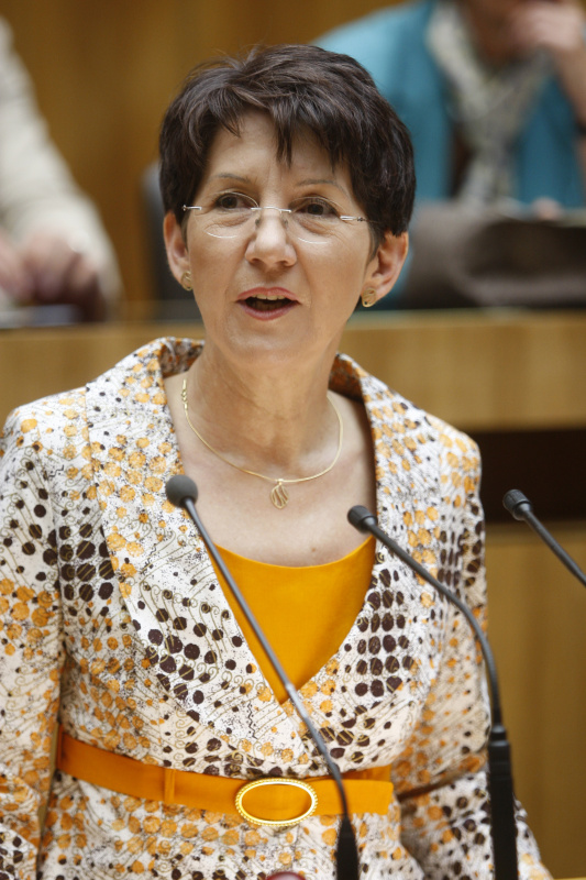 Mag.a Barbara Prammer - Nationalratspräsidentin am Rednerpult