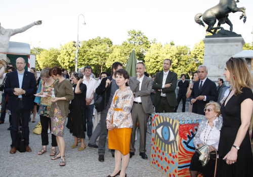 Blick in Richtung VeranstaltungsteilnehmerInnen. Mag.a  Barbara Prammer - Präsidentin des Nationalrates (Mitte)