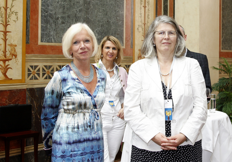 v.li. Dr.in  Gertrude Brinek - Volksanwältin und Mag.a Terezija Stoisits - Volksanwältin