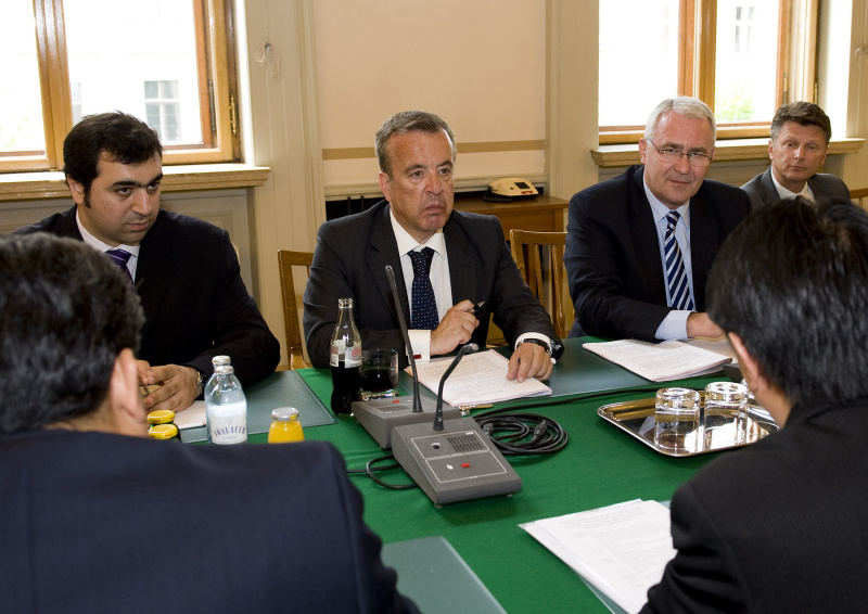 Österreichische Delegation v.li. Yilmaz Kara - Parlamentsdirektion, Dr. Joseph Wirnsperger - Parlamentsdirektion, Dr. Martin Graf - Dritter Nationalratspräsident und Veranstaltungsteilnehmer