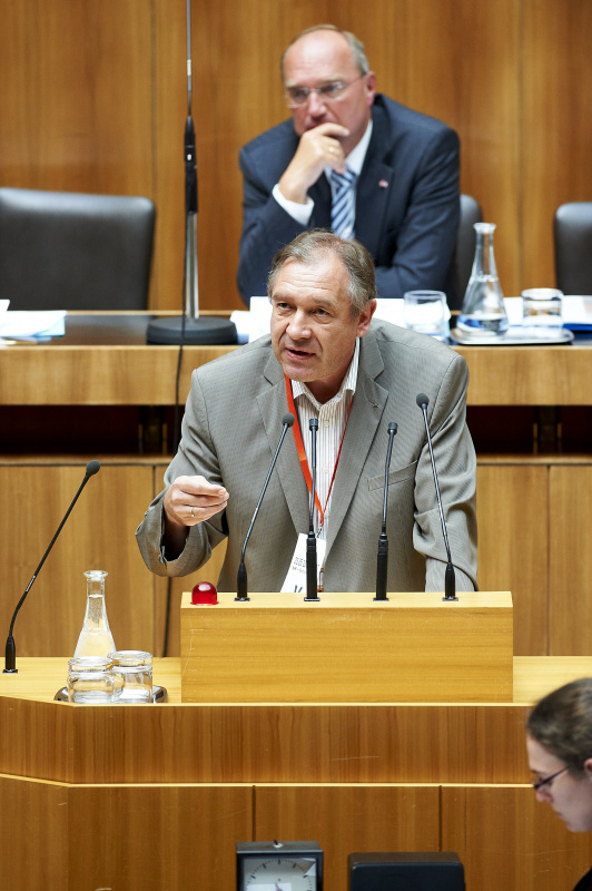 Mag. Karl Snieder am Rednerpult