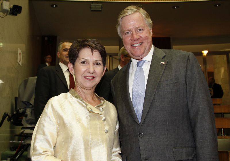 v.li. Mag.a Barbara Prammer - Präsidentin des Nationalrates und William Carlton Eacho III - S.E. Botschafter der USA