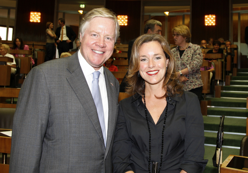 v.li. William Carlton Eacho III - S.E. Botschafter der USA und Angelika Ahrens - ORF