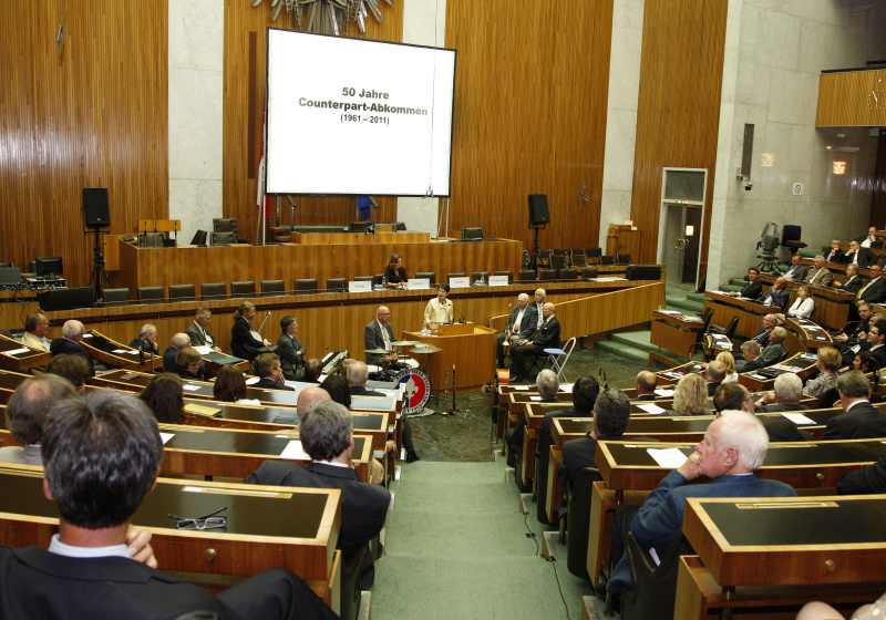 Mag.a Barbara Prammer - Präsidentin des Nationalrates am Rednerpult