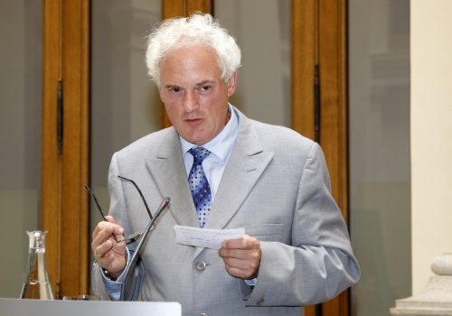 Univ.-Prof. Dr. Frank Höpfel - Präsident der Österreichischen Vereinigung für Europäisches Strafrecht am Rednerpult
