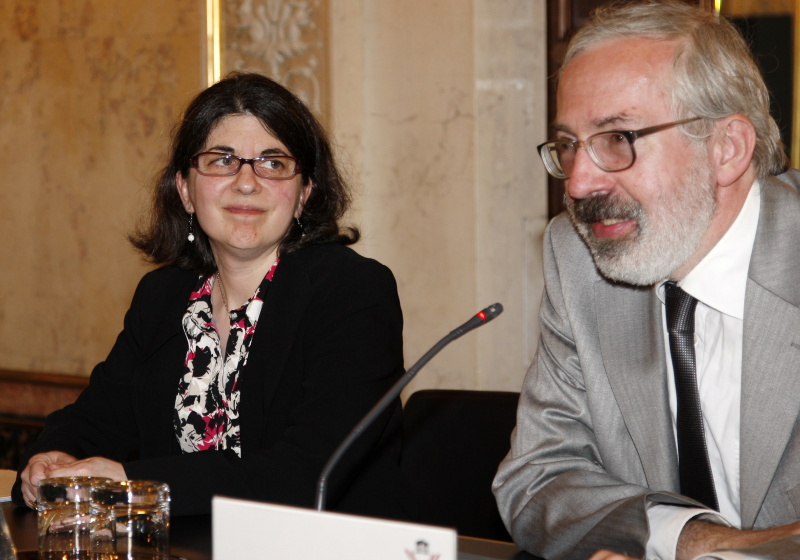 v.li. Prof.in Alison Rose - Universität von Rhode Island, Dr. Günther Schefbeck - Leiter der Abteilung Parlamentarische Dokumentation, Archiv und Statistik in der Parlamentsdirektion