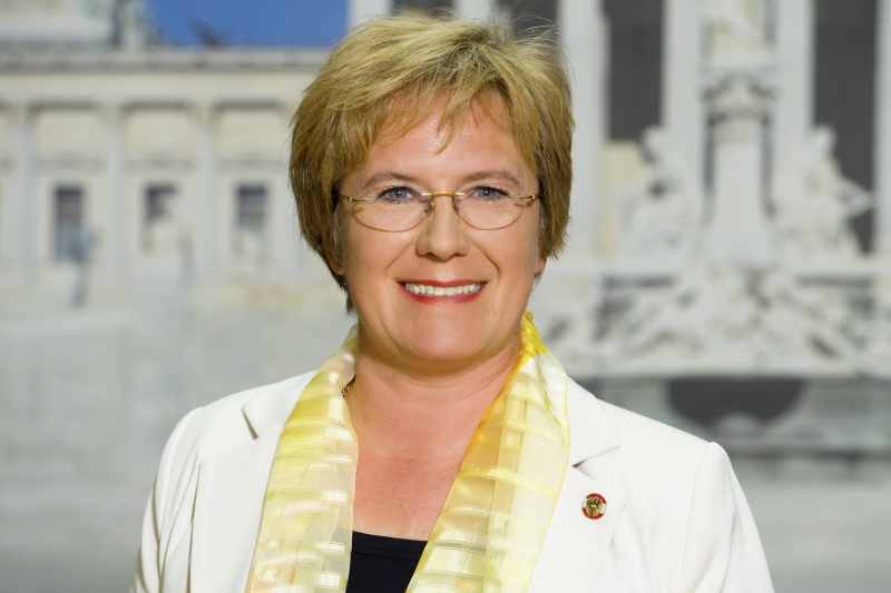 Adelheid Irina Fürntrath-Moretti - Nationalratsabgeordnete