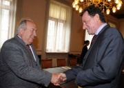 v.li. Zweiter Nationalratspräsident Fritz Neugebauer begrüßt den Botschafter der Republik Polen S.E. Dr. Jerzy Marganski