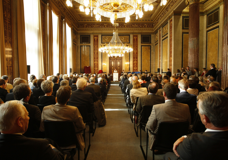 Mag.a Barbara Prammer - Präsidentin des Nationalrates am Rednerpult