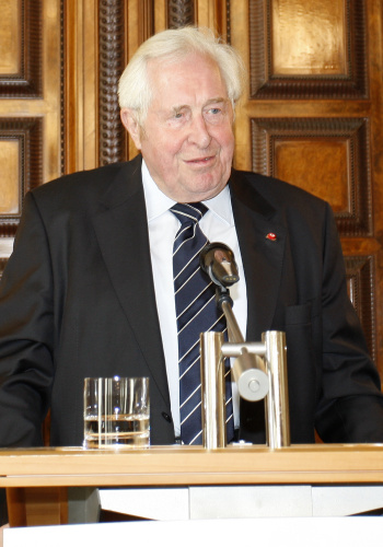 Prof. Dr. Bernhard Vogel - Ministerpräsident. a.D. am Rednerpult