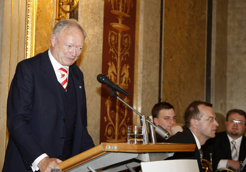 Nationalratspräsident i.R. Univ.- Prof. Dr. Andreas Khol am Rednerpult