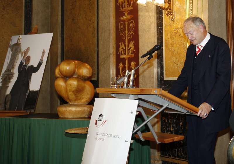Nationalratspräsident ii.R. Univ.- Prof. Dr. Andreas Khol am Rednerpult