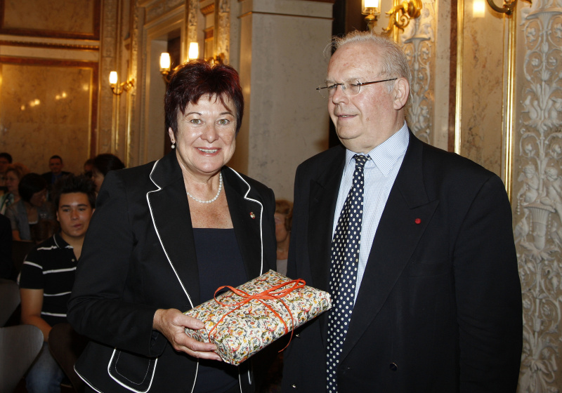 v.li. Mag.a Susanne Neuwirth - Präsidentin des Bundesrates und Prof. Gerd Kaminski