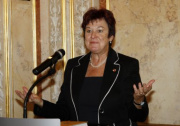 Mag.a Susanne Neuwirth - Präsidentin des Bundesrates am Rednerpult