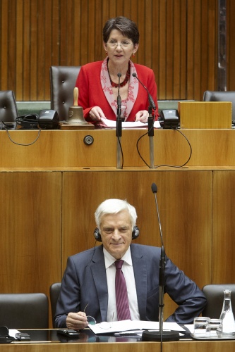 Jerzy Buzek - Präsident des Europäischen Parlaments und Nationalratspräsidentin Mag. Barbara Prammer am Präsidium