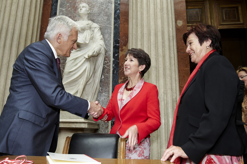 v.li. Jerzy Buzek - Präsident des Europäischen Parlaments, Nationalratspräsidentin Mag.a Barbara Prammer und Mag.a Susanne Neuwirth - Bundesratspräsidentin