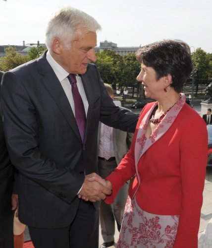 Jerzy Buzek - Präsident des Europäischen Parlaments wird durch Nationalratspräsidentin Mag.a Barbara Prammer begrüßt