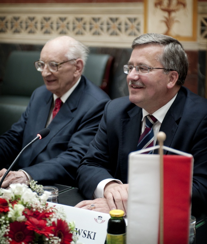 Bronislaw Komorowski - polnischer Staatspräsident (rechts)