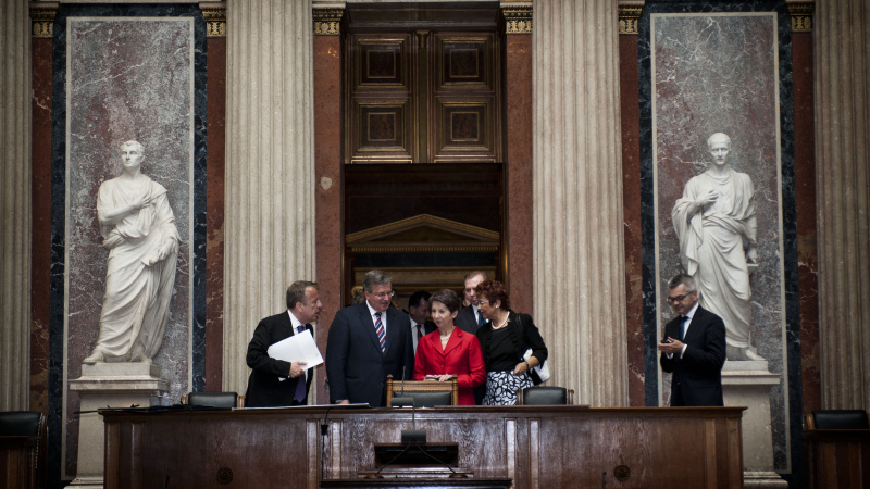 v.li. Dr. Joseph Wirnsperger - Parlamentsdirektion, Bronislaw Komorowski - polnischer Staatspräsident, Mag.a Barbara Prammer - Nationalratspräsidentin und Veranstaltungsteilnehmerin