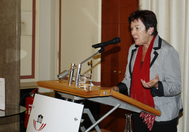 Mag.a Susanne Neuwirth - Präsidentin des Bundesrates am Rednerpult