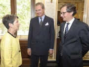v.li. Nationalratspräsidentin Mag.a Barbara Prammer, Botschafter Dr. Clemens Koja und Botschafter Dr. Johannes Wimmer im Gespräch