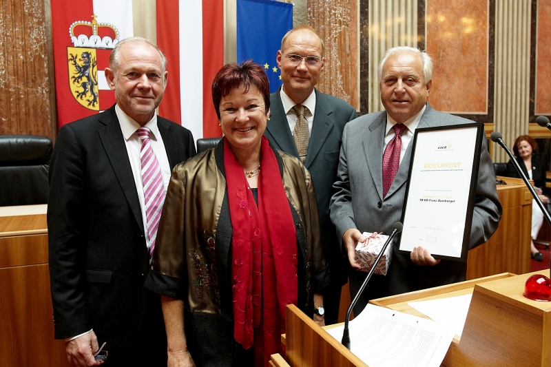 v.links: Präsidiumsmitglied der EACD, Bundesratspräsidentin Mag.a Susanne Neuwirth, EACD Präsident Juergen Prigl und Komm.Rat Franz Bamberger