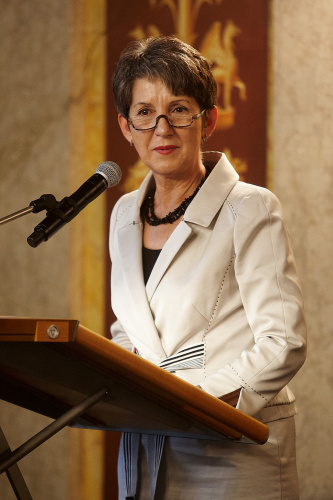 Mag.a. Barbara Prammer - Nationalratspräsidentin am Rednerpult