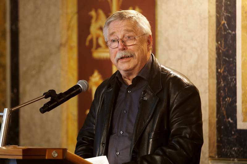 Wolf Biermann - Deutscher Schriftsteller und Liedermacher am Rednerpult