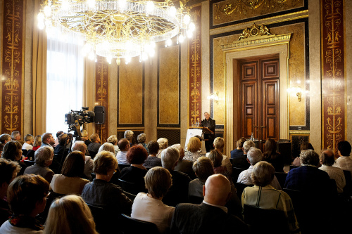 Wolf Biermann - Deutscher Schriftsteller und Liedermacher am Rednerpult