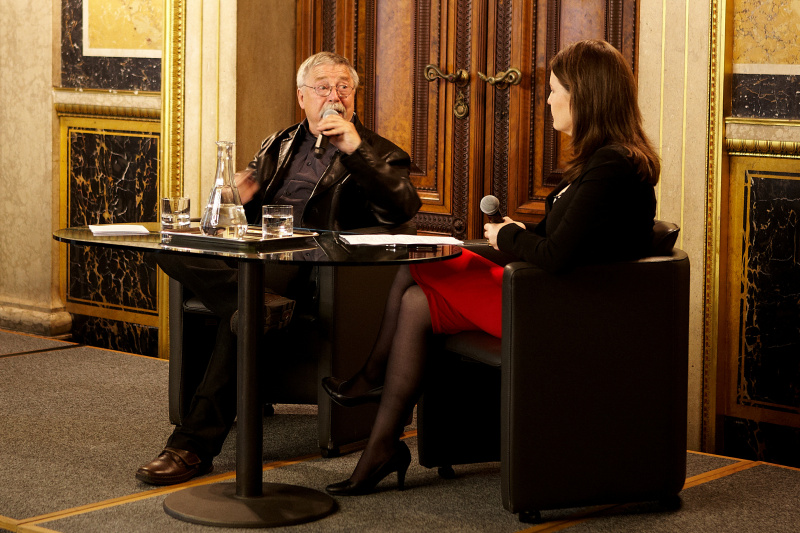 v.li. Wolf Biermann - Deutscher Schriftsteller und Liedermacher im Gespräch mit Eva Weissenberger- Journalistin der Kleinen Zeitung