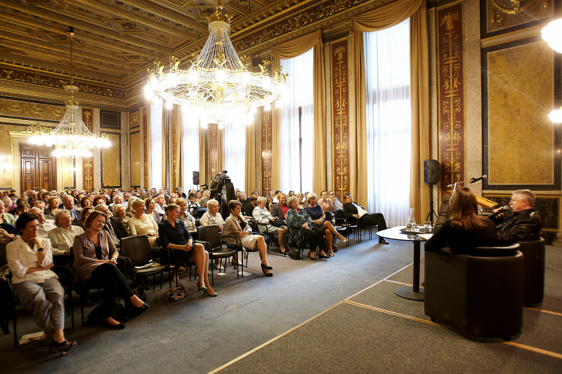 v.re. Wolf Biermann - Deutscher Schriftsteller und Liedermacher im Gespräch mit Eva Weissenberger- Journalistin der Kleinen Zeitung