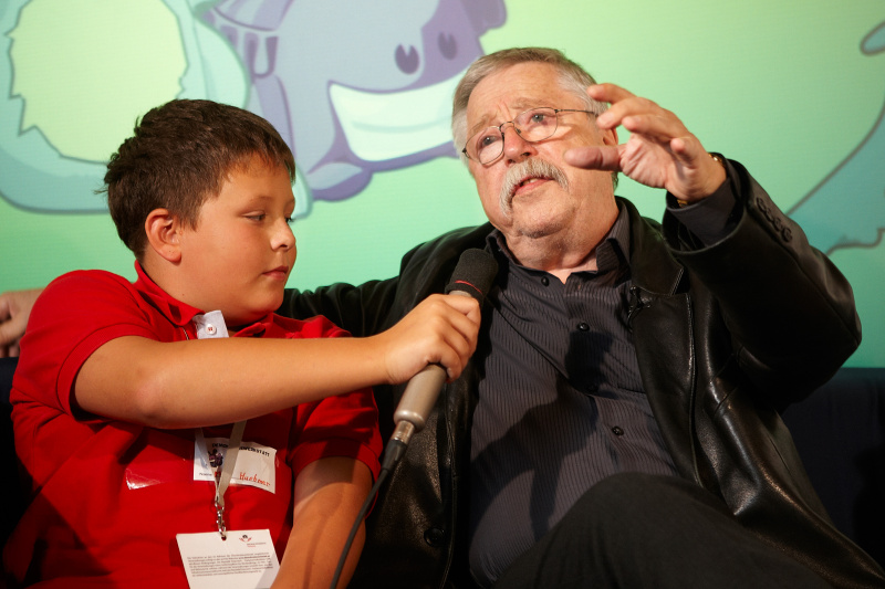 v.re.: Wolf Biermann - Deutscher Schriftsteller und Liedermacher im Gespräch mit einem Schüler