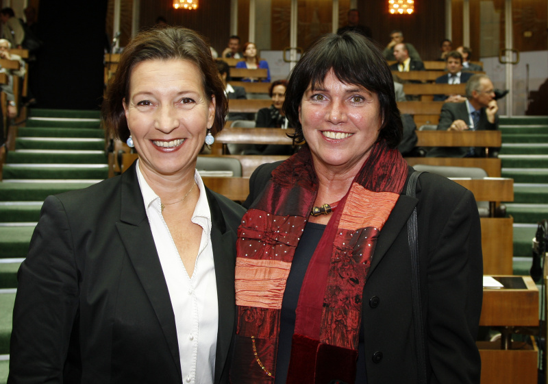 v.li. Gabriele Heinisch-Hosek - Frauenministerin und Mag.a Gisela Wurm - Nationalratsabgeordnete