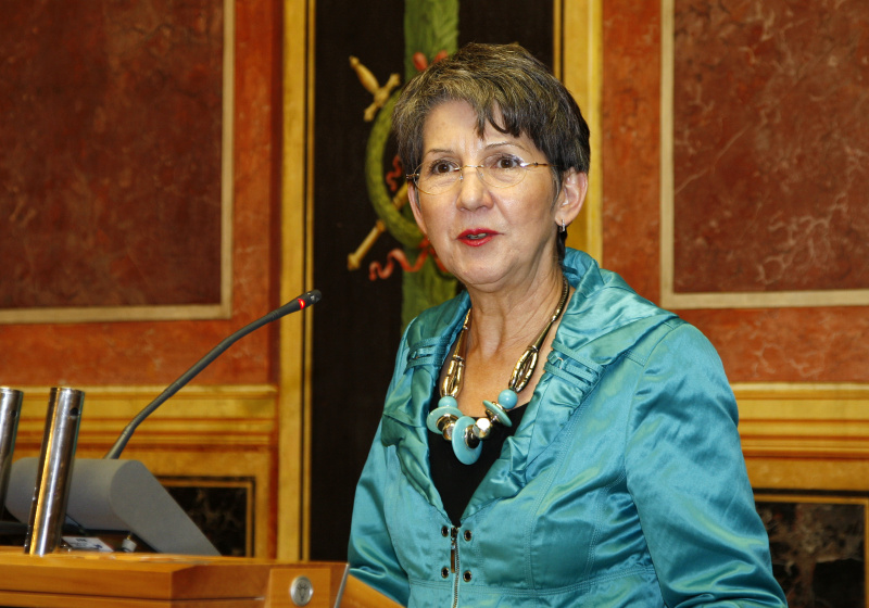 Mag.a Barbara Prammer - Präsidentin des Nationalrates am Rednerpult