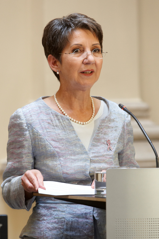 Mag.a Barbara Prammer - Nationalratspräsidentin am Rednerpult