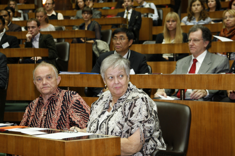 Blick in Richtung VeranstaltungsteilnehmerInnen mit Anna Elisabeth Haselbach (1. Reihe re.)