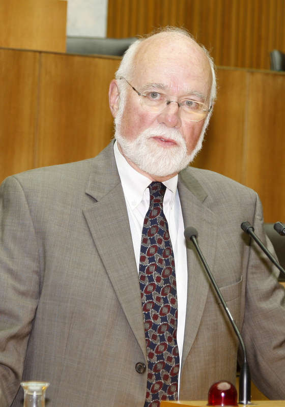 Bill Butz - WiC Director of Coordination and Outreach am Rednerpult